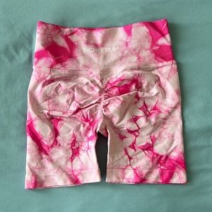 PCHEEBUM scrunch butt biker shorts